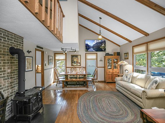 4th image of 14889 Hideaway Dr