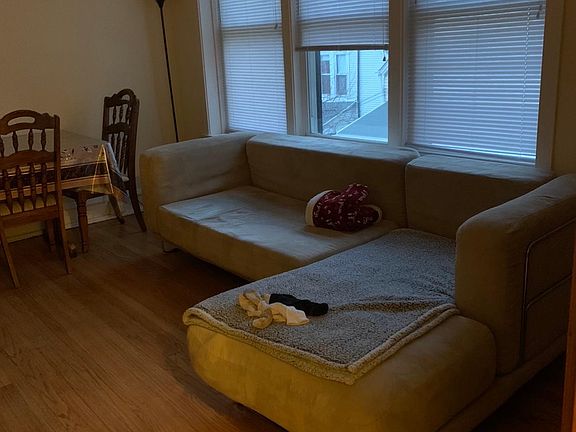 3rd image of 3710 N Marshfield Ave #2E