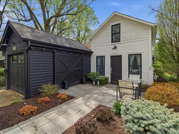 320 S 6th St, Geneva, IL 60134