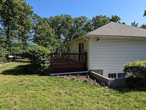 4th image of 707 Deer Run Ln
