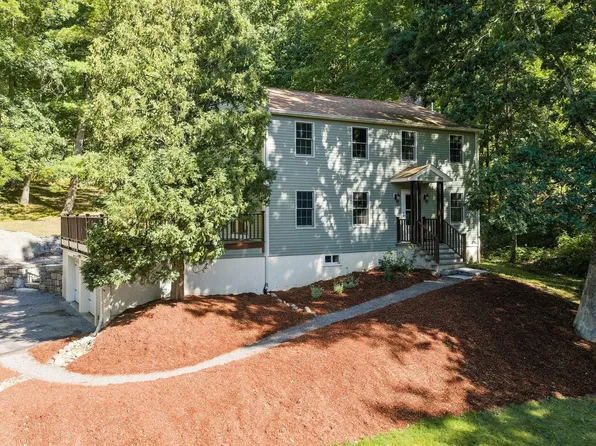 58 Gates Ln, Stow, MA 01775