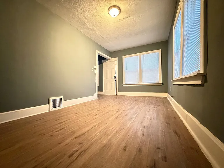 1309 W 110th Pl — Photo 10