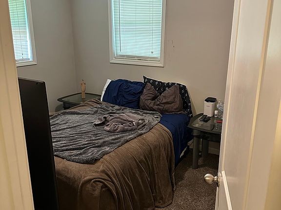 5th image of 4682 Cook Dr #B
