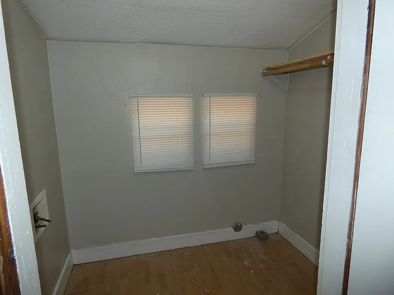 1436 E North 10th St — Photo 16