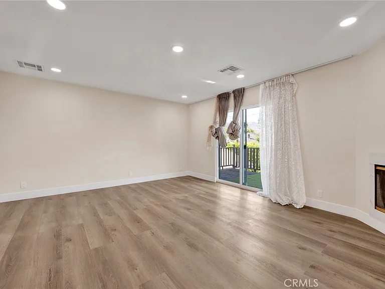 1432 N Catalina St — Photo 25