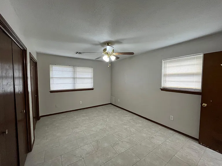 1505 Kingston Rd — Photo 8