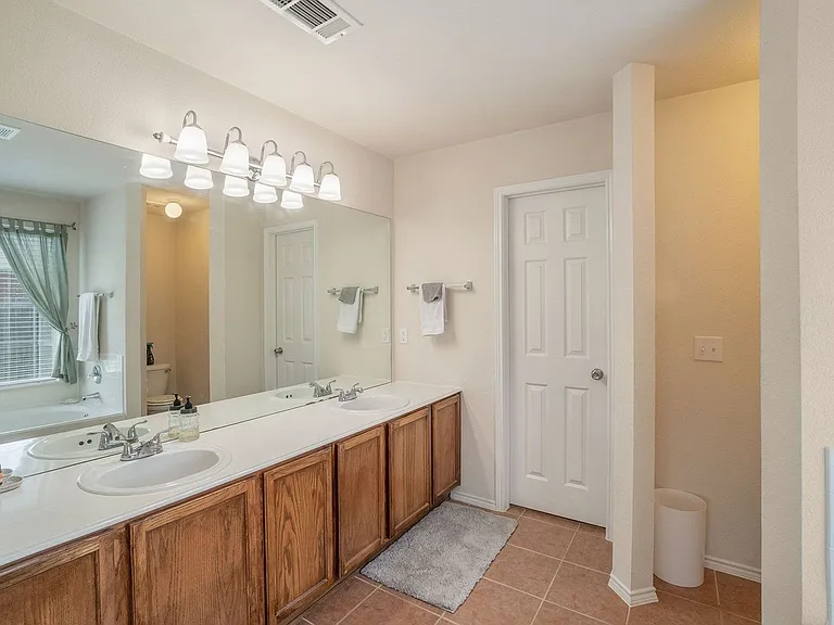 1327 Primrose Dr — Photo 20