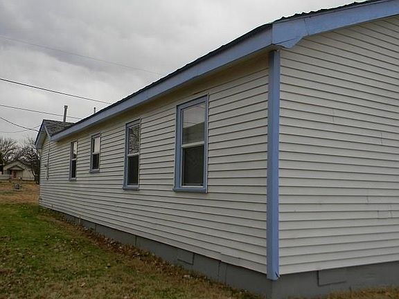 2nd image of 411 W Lincoln Ave