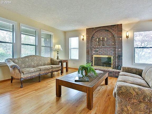 3rd image of 15705 NE 28th Ct