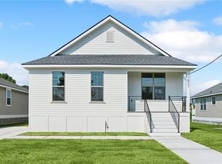 7821 Parry St, New Orleans, LA 70128
