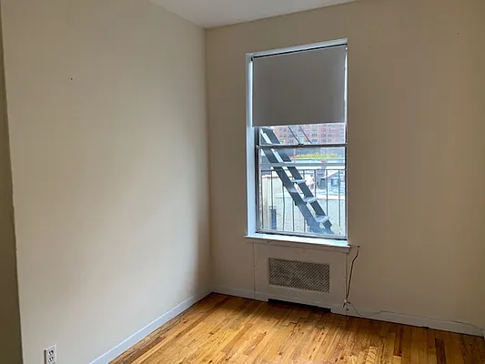 Rented by Salon Realty Corp | media 3