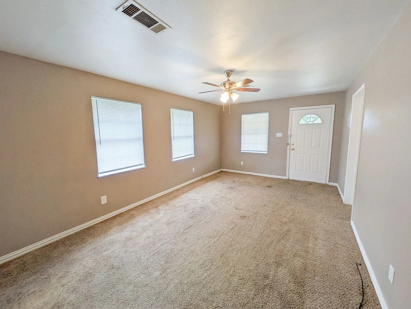 1624 Franklin Ave, Nederland TX 77627 — Photo 3