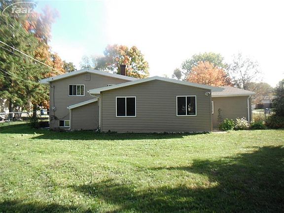 2nd image of 5142 Oxford Ct
