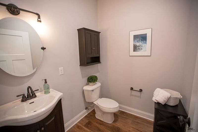 3rd image of 1135 Barrett Street