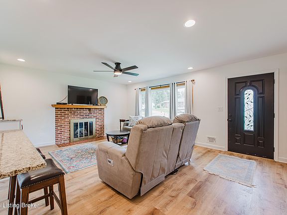 4th image of 1507 Melody Ln