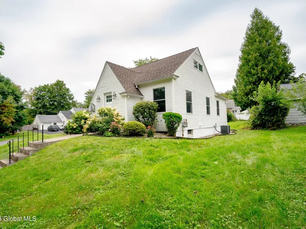 228 Pinehurst Avenue, Rensselaer, NY 12144