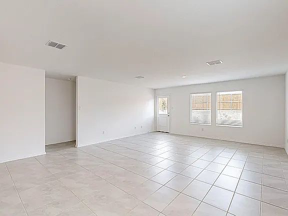 3rd image of 2813 Ozark Cir