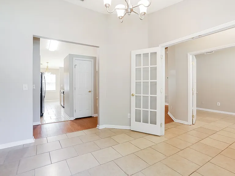 1903 Suwannee River Dr — Photo 7