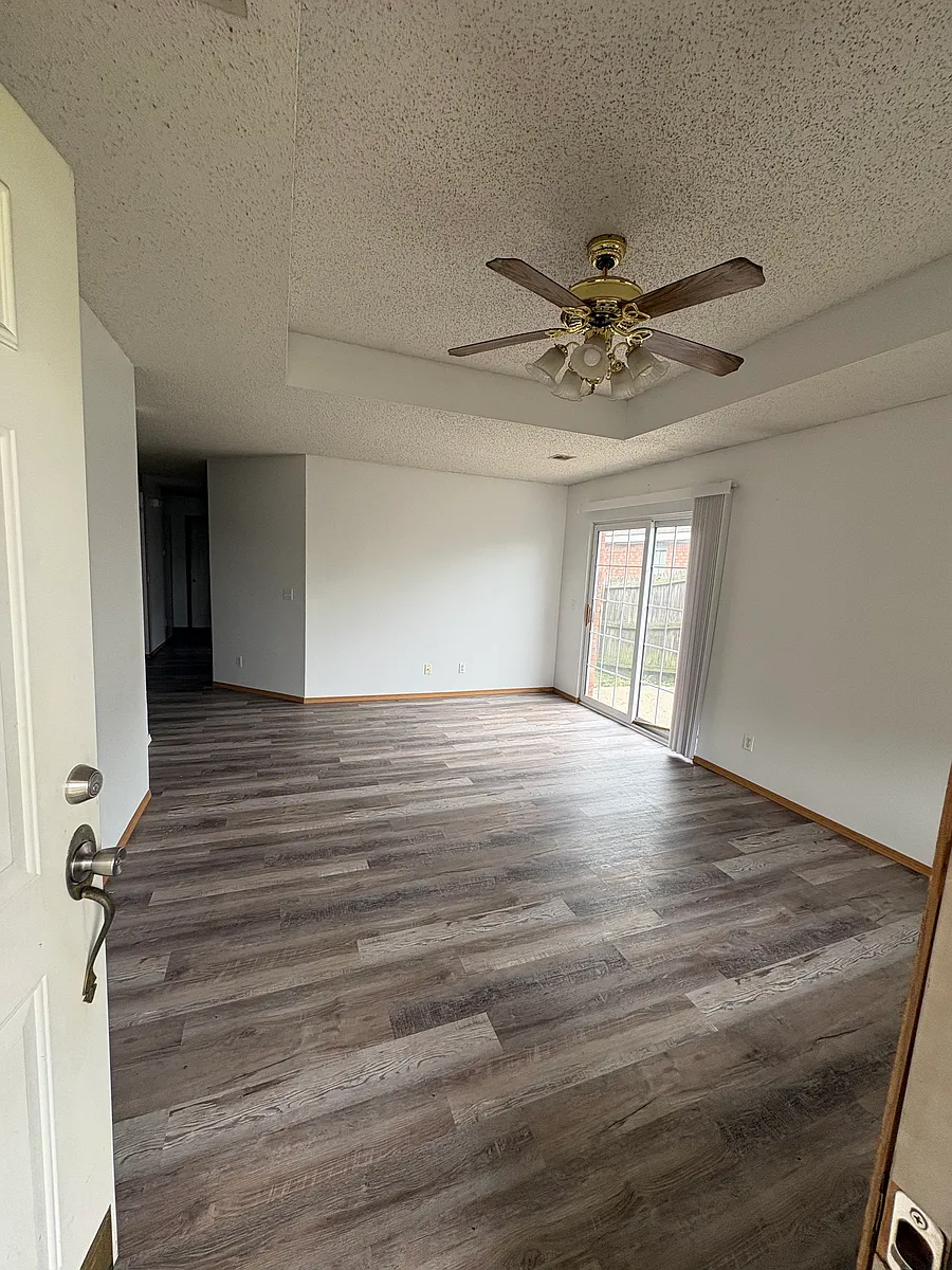 Building Photo - 51 Holly Dr #B