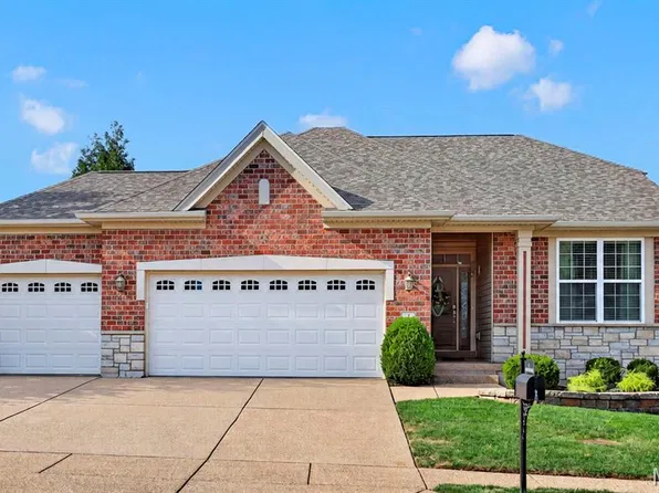 2 Tuscany Trace Dr, Saint Charles, MO 63303