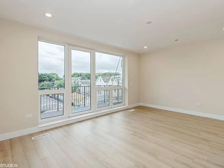 3043 W Irving Park Rd #306 — Photo 5