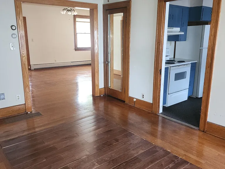 205 S 15th St — Photo 11