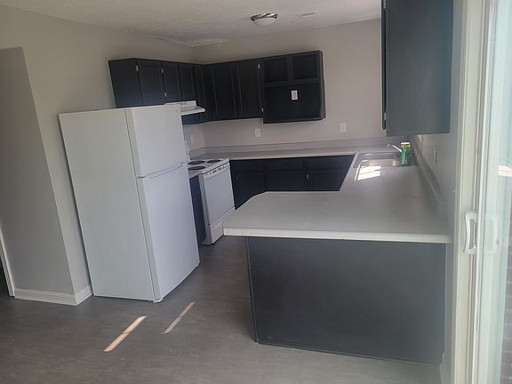 3rd image of 162 S Killarney Ln