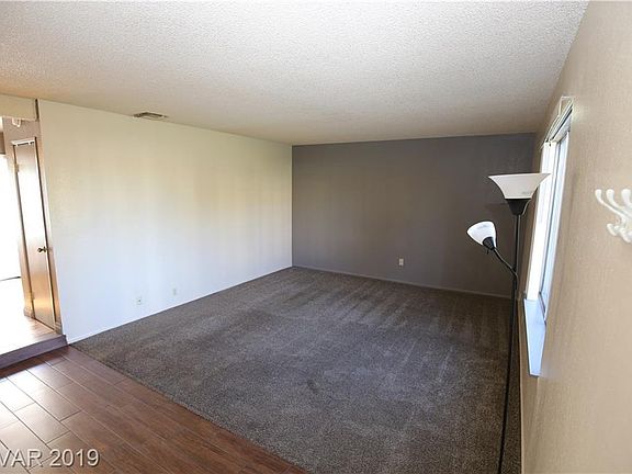 4th image of 3736 Garden South Dr