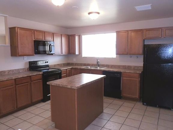 5th image of 2907 N 54th Dr