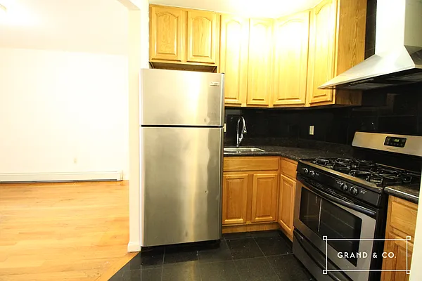 Rented by Grand & Co. | media 6