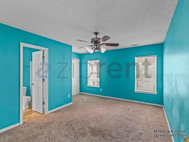 8104 Kings Creek Dr — Photo 11