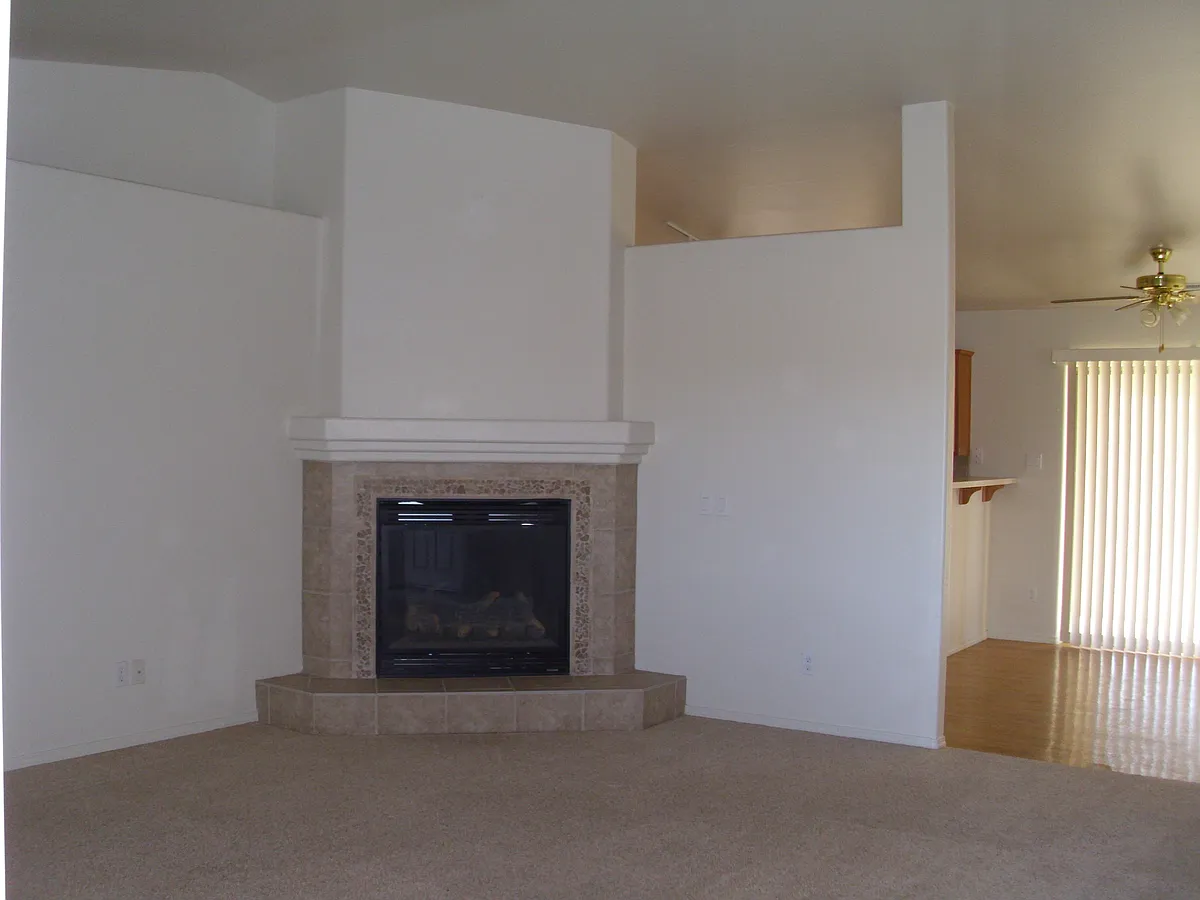 Building Photo - 3520 N Cactus Dr