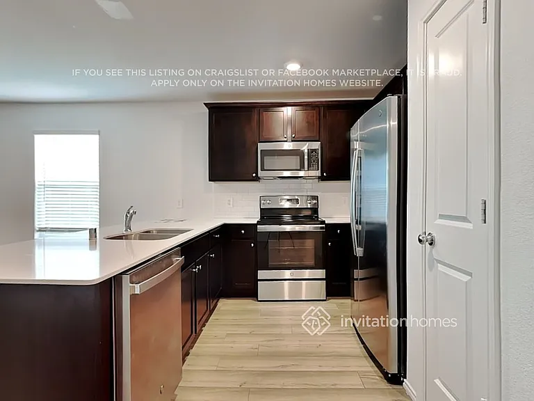10645 Sewell Cir — Photo 6