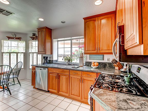 5th image of 5463 Elderberry Way