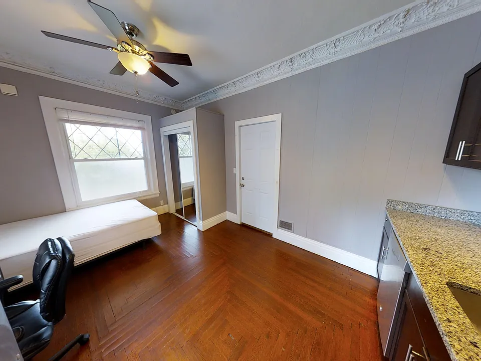 113 Comstock Ave