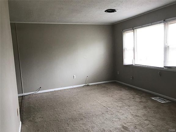 16  Thornton Drive Fairborn OH 45324