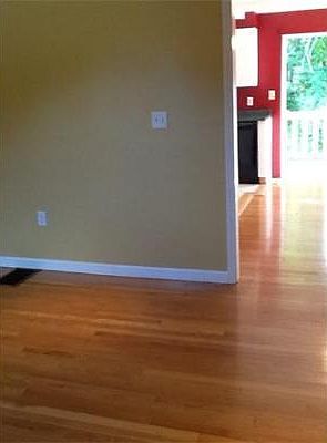 5th image of 33 Sherburne Ave Unit 2