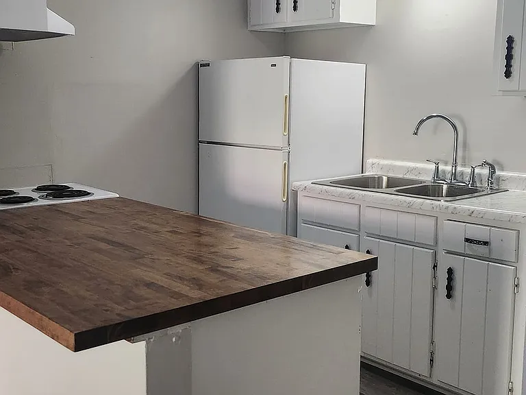 5609 S 14th St #2 — Photo 3
