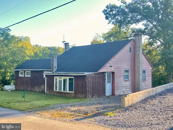 433 Sheep Hill Rd, Newmanstown, PA 17073