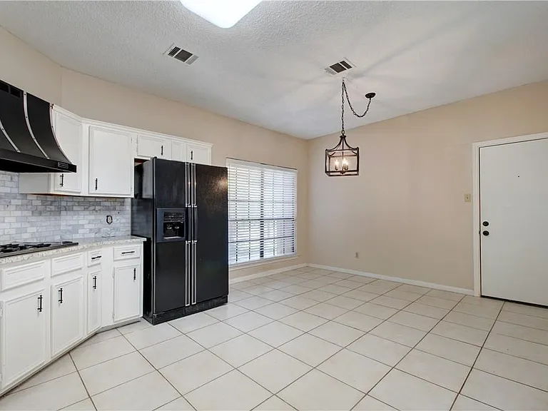 1713 Woodwind Ln — Photo 4