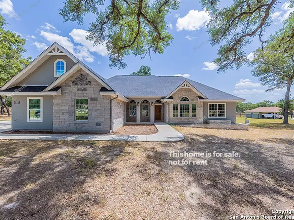 439 ROSEWOOD DR, La Vernia, TX 78121