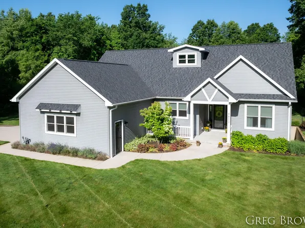 4800 Harlan Dr, Watervliet, MI 49098