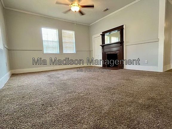 4th image of 211 W 59th St #A