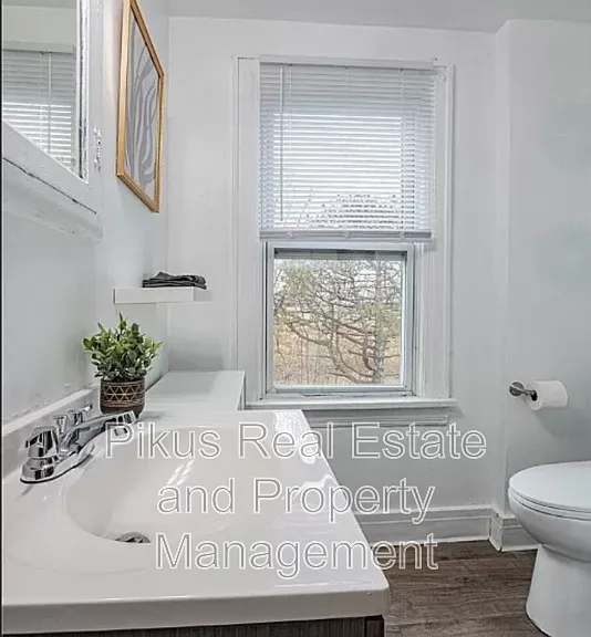 1033 Chandler Ave — Photo 15