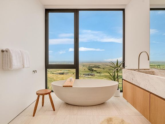 5th image of 9631 Mountain Ridge Pl