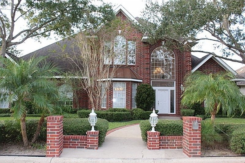 1st image of 3401 Oakmont Dr