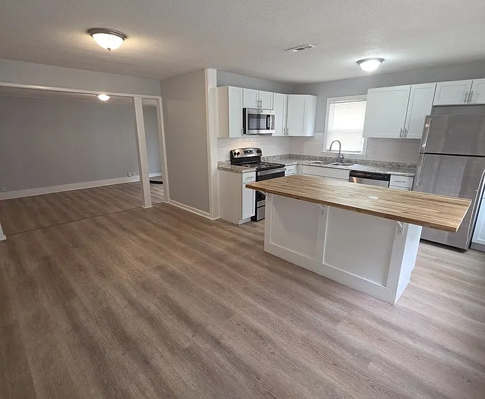 724 N Willis Ave — Photo 8