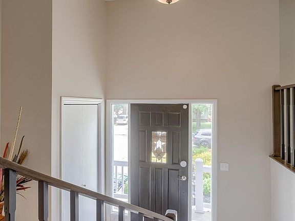 4th image of 4416 S 152nd Cir