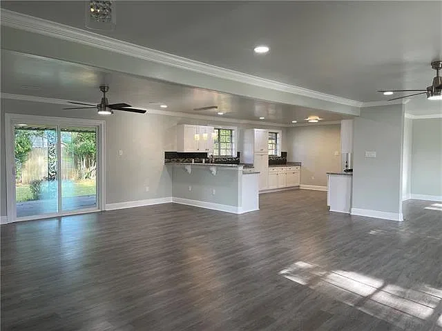 3 bed, 3.0 bath, 2500 sqft, $2,500 — Photo 4