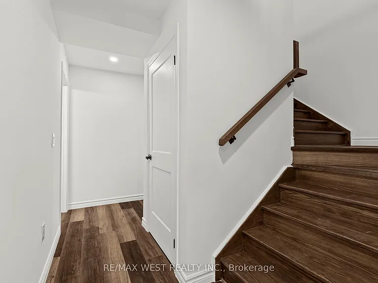 119 Town Line Rd E #D208 — Photo 30